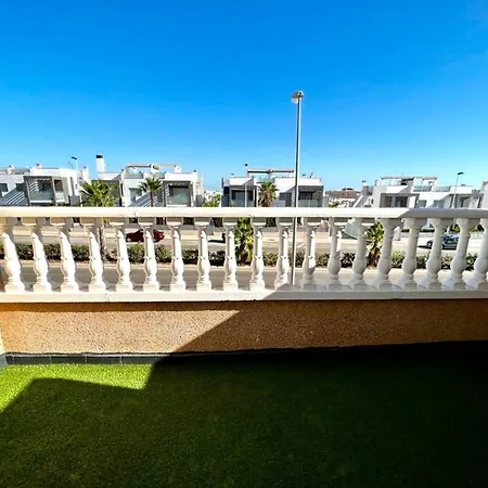 Charming 2-bed House In Сasa de vacaciones *