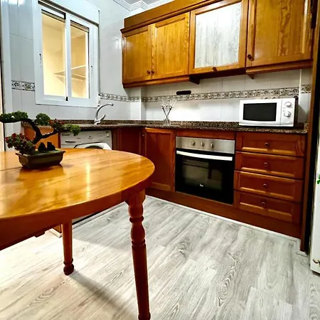 Charming 2-bed House In Feriehus
